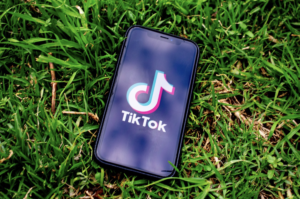 TikTokフォロワー急増！プロフィール最適化テクニック大公開